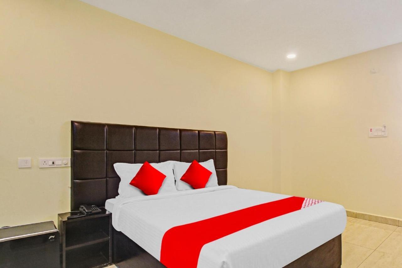 Super Hotel O Lakshmi Royal Inn Warangal Exterior foto