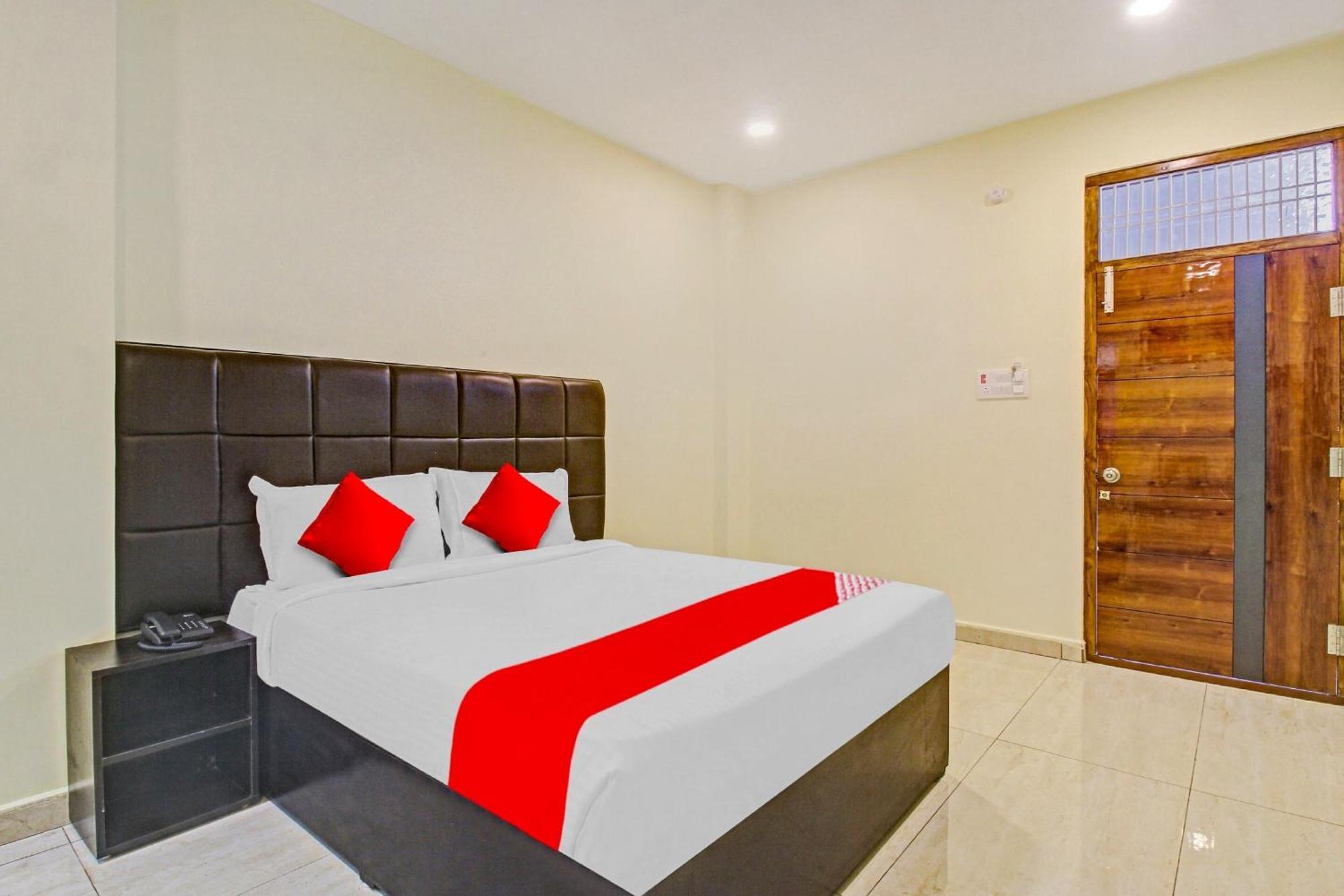 Super Hotel O Lakshmi Royal Inn Warangal Exterior foto